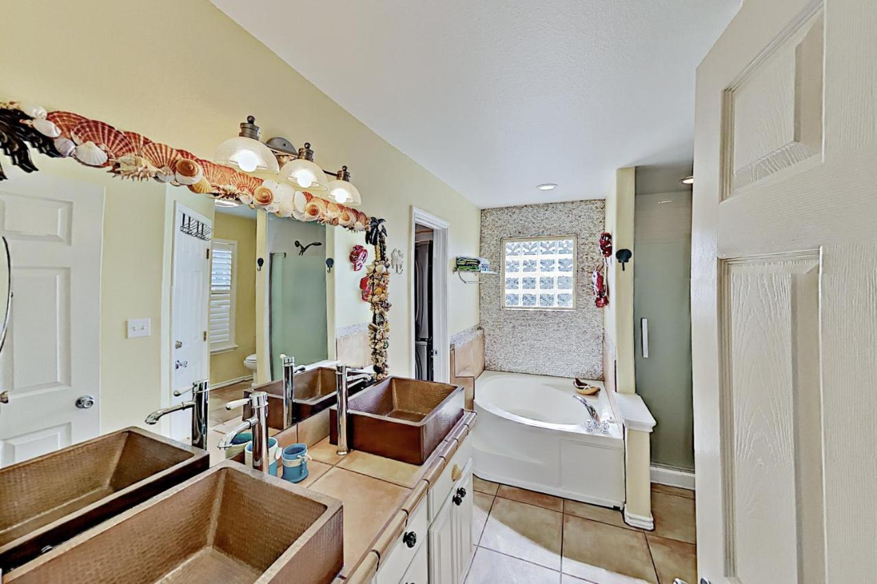 Festive Retreat Holiday home Rockport